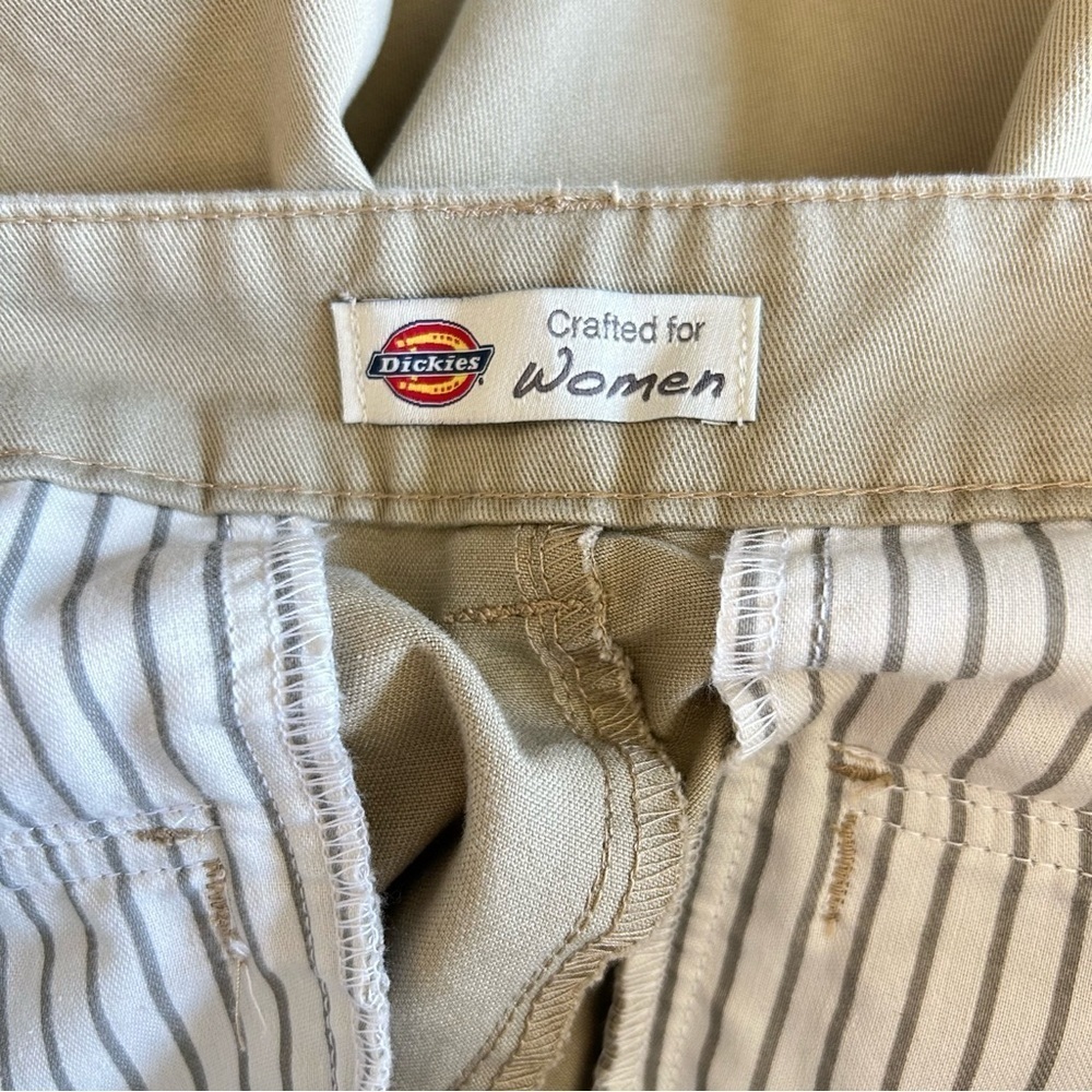 Dickies Khaki Cargo, Utility, Work, Outdoor, Women’s Size 6 Relaxed Shorts - Picture 7 of 12